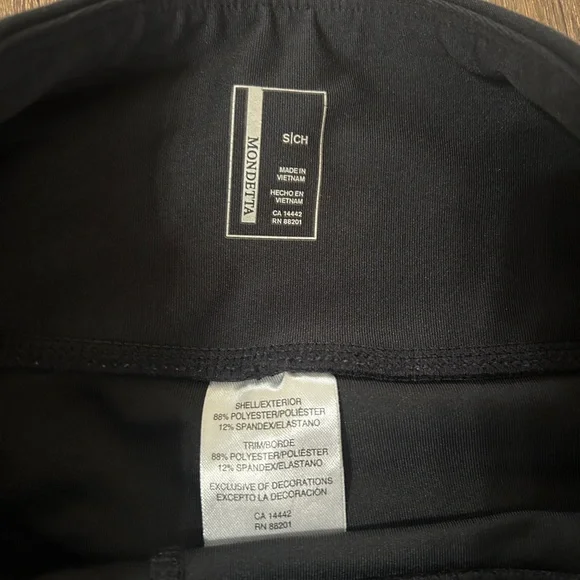 Mondetta Black High-Waist Active Leggings w/ Pockets & Mesh Panels - Picture 4 of 6